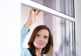 Fliegengitter-Fenster-Neher.
